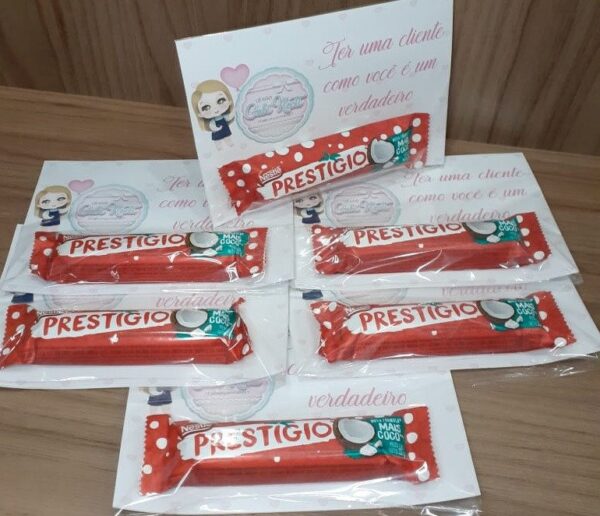 Cartão e 1 Prestígio - Surpreenda com o Delicioso Presente - Image 3